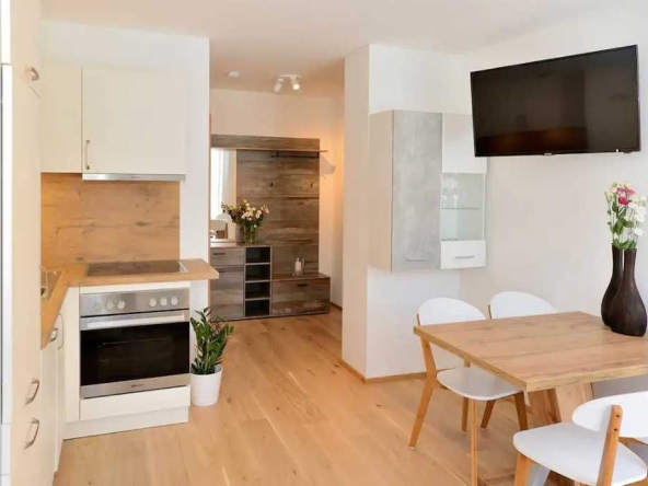 Дава се под наем Едностаен апартамент в Пловдив, Тракия - 46 кв.м за 255 € - Снимка #1