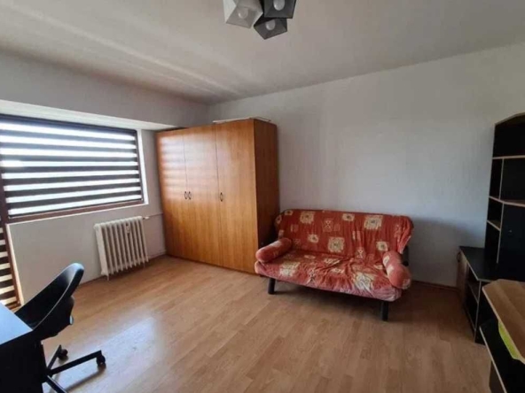 Дава се под наем Тристаен апартамент в Пловдив, Младежки Хълм - 95 кв.м за 298.86 € - Снимка #1