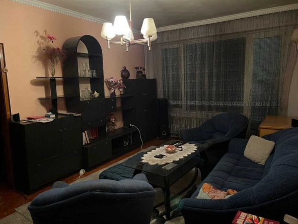 Тристаен апартамент в София, Бъкстон - 85 кв.м за 2330 €/кв.м - Снимка #1