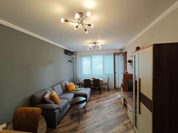 Дава се под наем Двустаен апартамент в София, Красно село - 65 кв.м за 649 € - Снимка #1