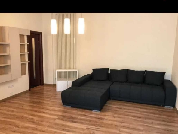 Дава се под наем Тристаен апартамент в Пловдив, Каменица 1 - 88 кв.м за 229.5 € - Снимка #1