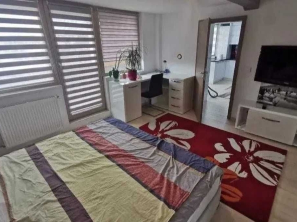 Дава се под наем Тристаен апартамент в Пловдив, Остромила - 90 кв.м за 280.5 € - Снимка #1