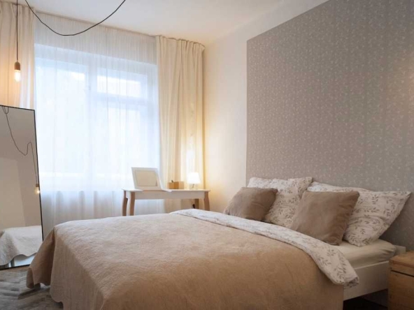 Дава се под наем Двустаен апартамент в Пловдив, Тракия - 74 кв.м за 306 € - Снимка #1