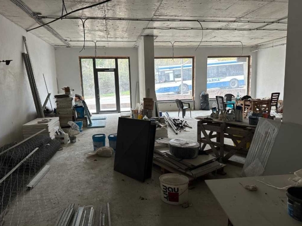 Дава се под наем Магазин в Варна, Бриз - 340 кв.м за 3730.14 € - Снимка #1