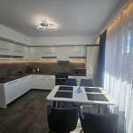 Дава се под наем Тристаен апартамент в Пловдив, Център - 129 кв.м за 1200 € - Снимка #1