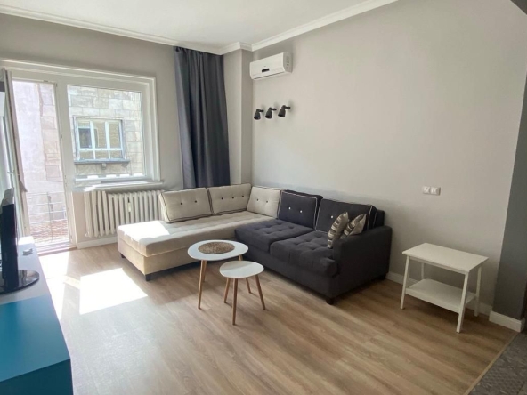 Дава се под наем Двустаен апартамент в София, Център - 68 кв.м за 825 € - Снимка #1