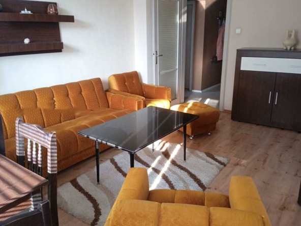 Дава се под наем Тристаен апартамент в София, Изток - 96 кв.м за 897.6 € - Снимка #1
