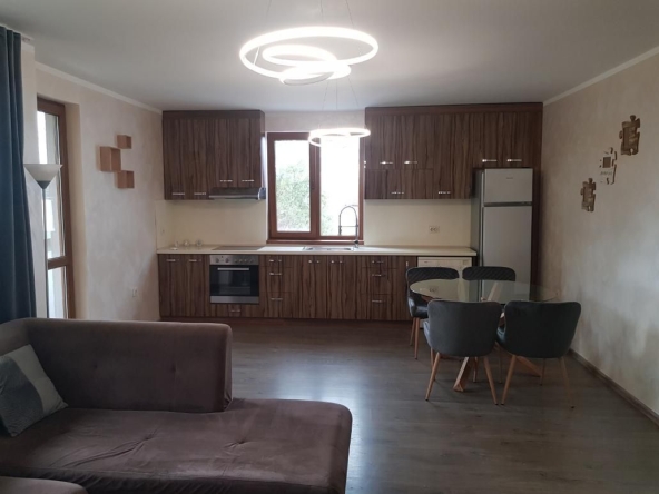 Дава се под наем Двустаен апартамент в Пловдив, Христо Смирненски - 95 кв.м за 400 € - Снимка #1