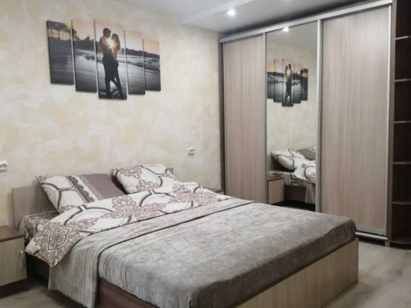 Дава се под наем Едностаен апартамент в Пловдив, Център - 27 кв.м за 153 € - Снимка #1