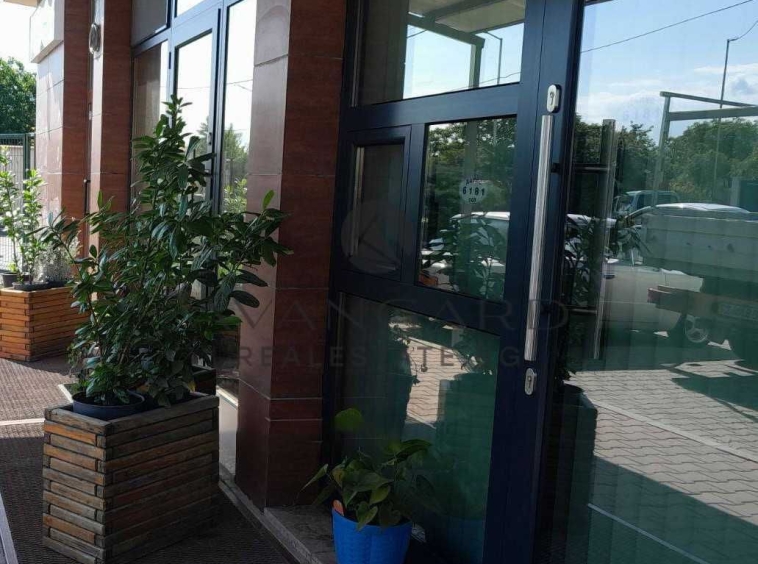 Магазин в Пловдив, Остромила - 74 кв.м за 2550 €/кв.м - Снимка #1