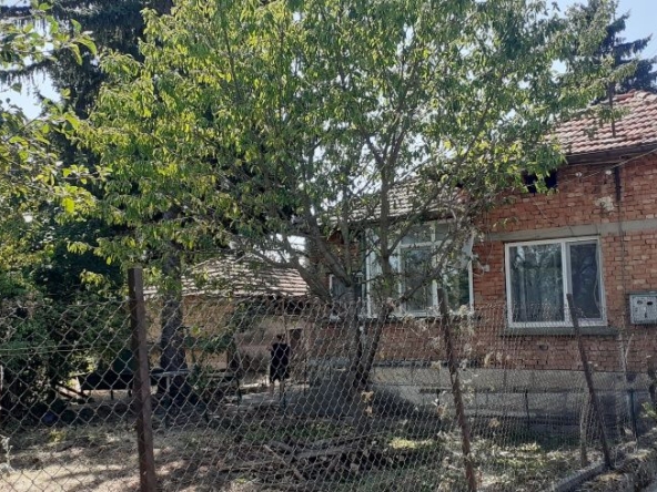 Къща в с. Батишница, Област Русе - 100 кв.м за 153 €/кв.м - Снимка #1