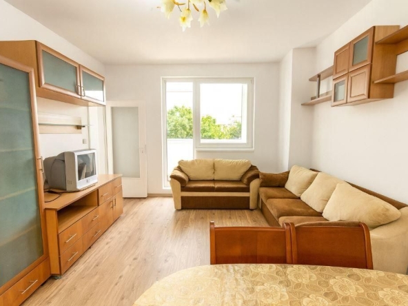 Дава се под наем Тристаен апартамент в Варна, Младост 1 - 67 кв.м за 400 € - Снимка #1