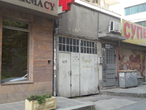 Дава се под наем Гараж / Паркомясто в Варна, Електрон - 18 кв.м за 140 € - Снимка #1