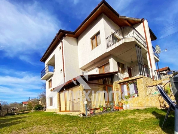 Къща в Варна, м-т Боровец - север - 288 кв.м за 461 €/кв.м - Снимка #1