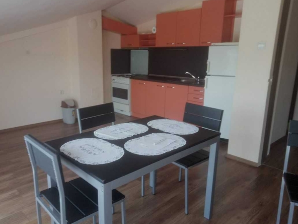 Дава се под наем Тристаен апартамент в Пловдив, Коматево - 90 кв.м за 270.3 € - Снимка #1
