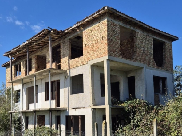 Къща в София, Гоце Делчев - 403 кв.м за 137 €/кв.м - Снимка #1