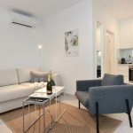 Дава се под наем Двустаен апартамент в Пловдив, Старият град - 56 кв.м за 239.7 € - Снимка #1