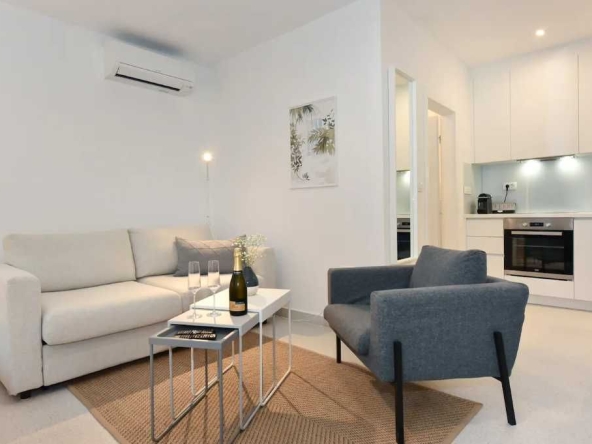 Дава се под наем Двустаен апартамент в Пловдив, Старият град - 56 кв.м за 239.7 € - Снимка #1