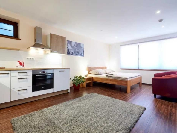 Дава се под наем Едностаен апартамент в Пловдив, Център - 45 кв.м за 160 € - Снимка #1