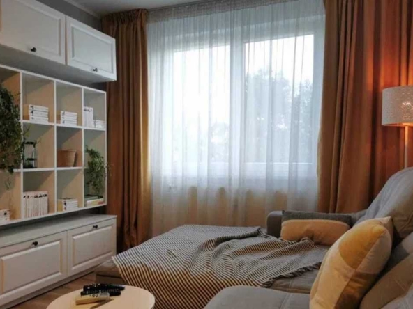 Дава се под наем Тристаен апартамент в Пловдив, Център - 92 кв.м за 397.8 € - Снимка #1