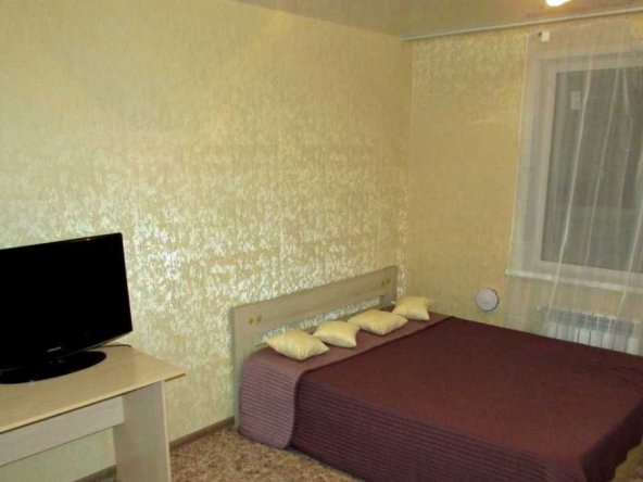 Дава се под наем Четиристаен апартамент в Бургас, Сарафово - 110 кв.м за 255 € - Снимка #1