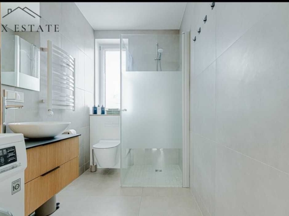 Двустаен апартамент в София, Изгрев - 70 кв.м за 3408 €/кв.м - Снимка #1