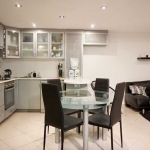 Дава се под наем Тристаен апартамент в София, Център - 90 кв.м за 433.5 € - Снимка #1