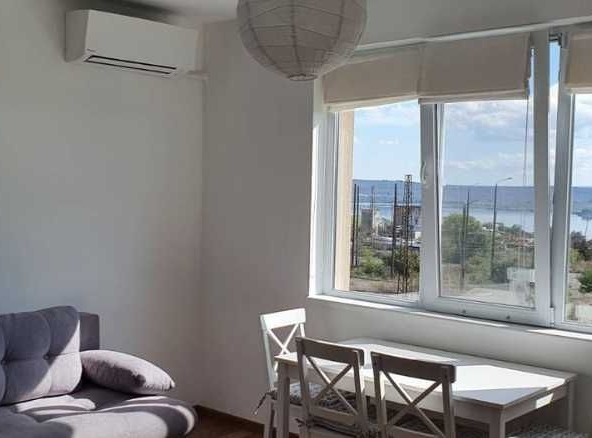 Двустаен апартамент в Бургас, Меден рудник - зона А - 52 кв.м за 3 €/кв.м - Снимка #1