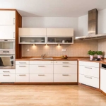 Дава се под наем Тристаен апартамент в Пловдив, Христо Смирненски - 80 кв.м за 250 € - Снимка #1