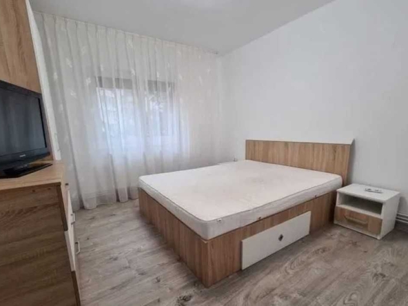 Дава се под наем Тристаен апартамент в Пловдив, Старият град - 74 кв.м за 178.5 € - Снимка #1