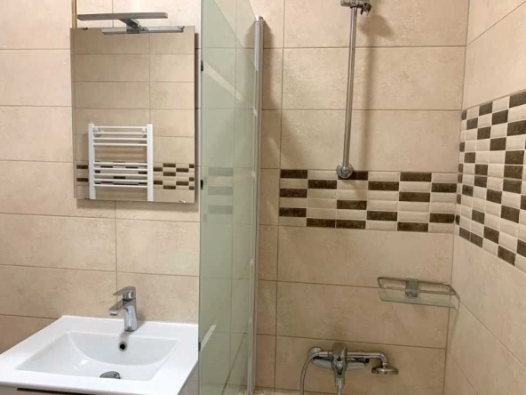 Дава се под наем Едностаен апартамент в Пловдив, Кършияка - 38 кв.м за 163.2 € - Снимка #1