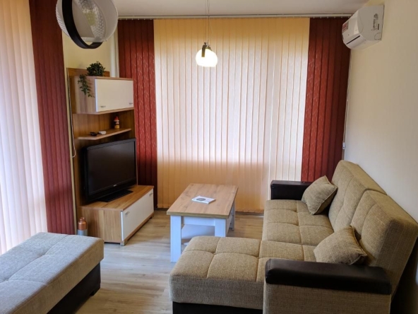 Дава се под наем Тристаен апартамент в Пловдив, Център - 85 кв.м за 475 € - Снимка #1