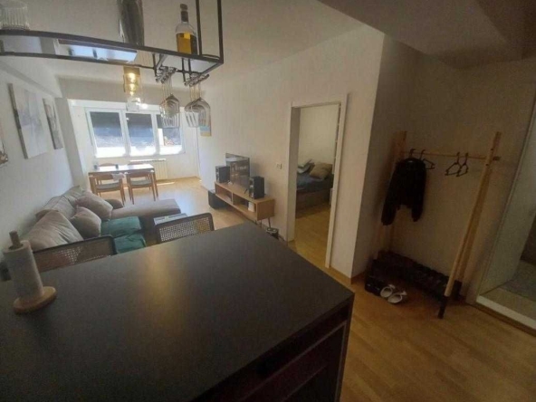 Дава се под наем Двустаен апартамент в София, Зона Б-5 - 55 кв.м за 459 € - Снимка #1