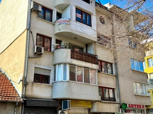 Двустаен апартамент в Русе, Център - 79 кв.м за 1456 €/кв.м - Снимка #1