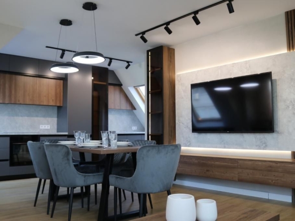 Дава се под наем Мезонет в Пловдив, Център - 200 кв.м за 750 € - Снимка #1