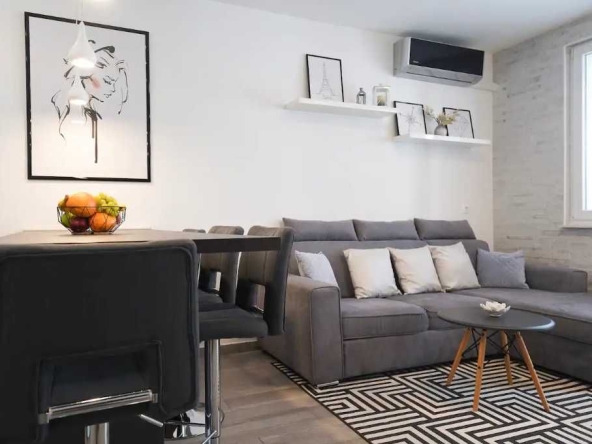 Дава се под наем Двустаен апартамент в Пловдив, Южен - 59 кв.м за 280.5 € - Снимка #1