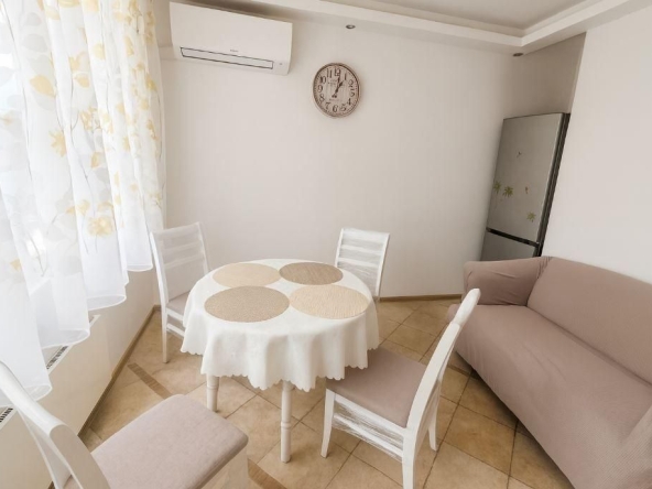 Дава се под наем Тристаен апартамент в Варна, Чайка - 100 кв.м за 548.25 € - Снимка #1