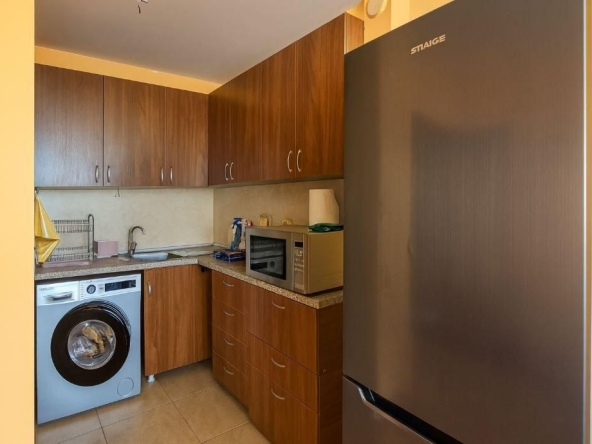 Дава се под наем Двустаен апартамент в Варна, Левски - 60 кв.м за 425 € - Снимка #1