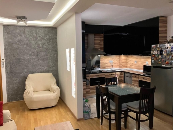 Дава се под наем Тристаен апартамент в София, Карпузица - 96 кв.м за 750 € - Снимка #1