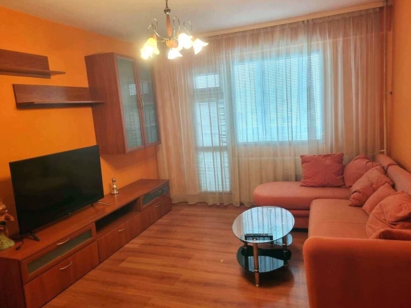 Дава се под наем Тристаен апартамент в Бургас, Славейков - 90 кв.м за 510 € - Снимка #1