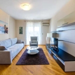 Дава се под наем Двустаен апартамент в Пловдив, Гагарин - 57 кв.м за 255 € - Снимка #1