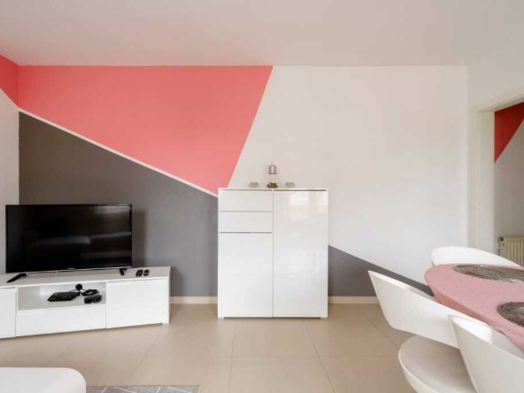 Дава се под наем Двустаен апартамент в Пловдив, Каменица 1 - 65 кв.м за 290.7 € - Снимка #1