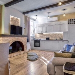 Дава се под наем Тристаен апартамент в Бургас, Център - 70 кв.м за 765 € - Снимка #1