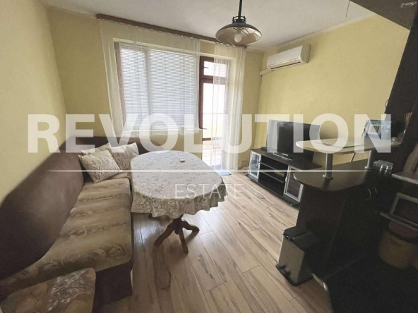 Дава се под наем Двустаен апартамент в Варна, Погреби - 50 кв.м за 375 € - Снимка #1