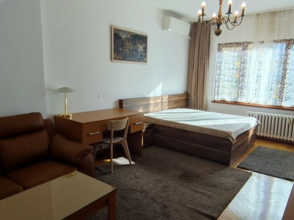 Дава се под наем Двустаен апартамент в София, Света Троица - 65 кв.м за 727.77 € - Снимка #1