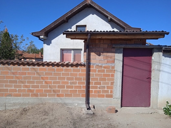 Къща в с. Плодовитово, Област Стара Загора - 580 кв.м за 69 €/кв.м - Снимка #1