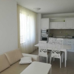 Тристаен апартамент в Созопол - 90 кв.м за 1333 €/кв.м - Снимка #1