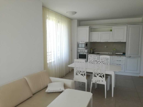 Тристаен апартамент в Созопол - 90 кв.м за 1333 €/кв.м - Снимка #1