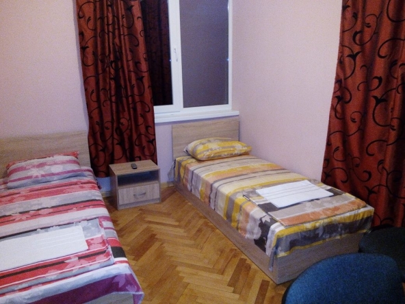 Дава се под наем Къща в Свищов - 100 кв.м за 66.3 € - Снимка #1