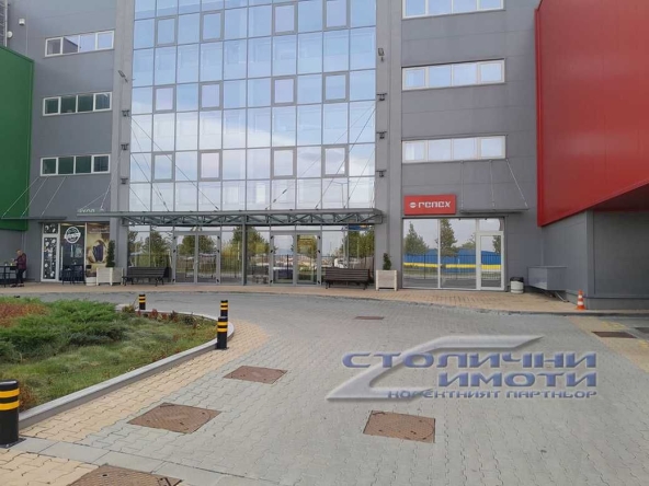 Дава се под наем Магазин в София, Враждебна - 42 кв.м за 505 € - Снимка #1